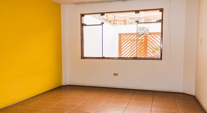 VENTA DE CASA EN LAS ACACIAS - URB. SANTA VICTORIA